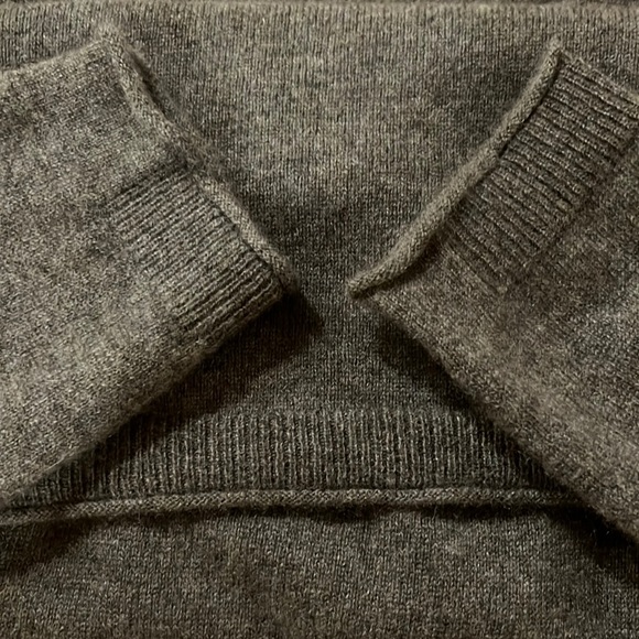 Tina Stephens Cashmere V Neck Gray Sweater Large - Picture 4 of 6
